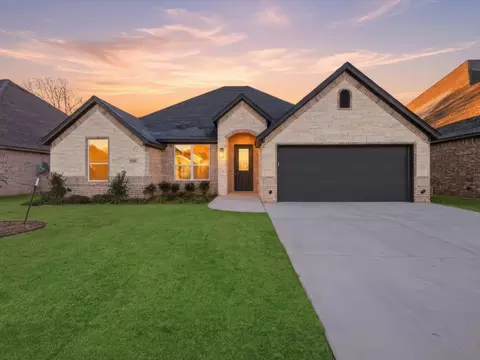 1486 Highland Park Cir, Granbury, TX 76048
