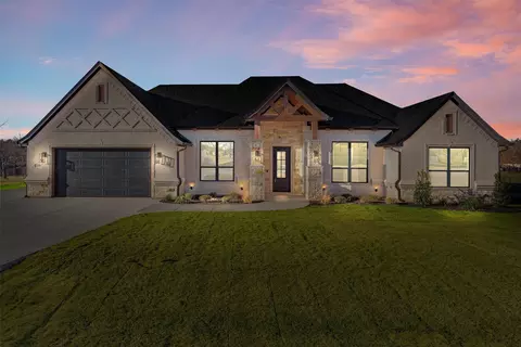 2408 Candlestick Dr, Granbury, TX 76049