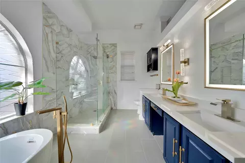 9352 Riverwalk Ln, Irving, TX 75063