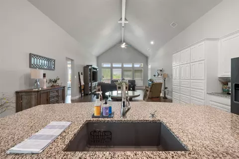 1921 Middleton Dr, Mansfield, TX 76063