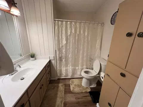 Bath - 2183 Fm 1567 E, Como, TX 75431 photo 1 of 1