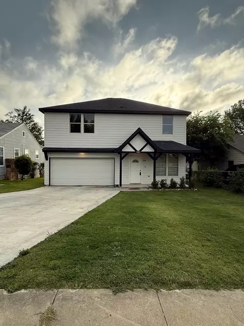 2864 Burchill Rd, Fort Worth, TX 76105