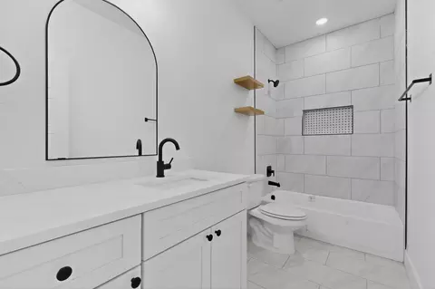 Bath - 616 E Shepherd St, Denison, TX 75021 photo 1 of 4