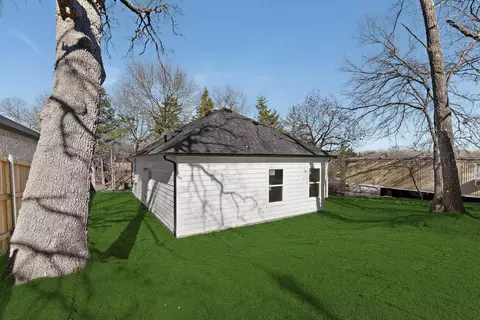 Exterior - 616 E Shepherd St, Denison, TX 75021 photo 3 of 6