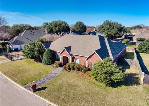 6600 Meadows West Dr S, Fort Worth, TX 76132