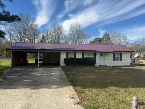518 Arlington St, Coushatta, LA 71019