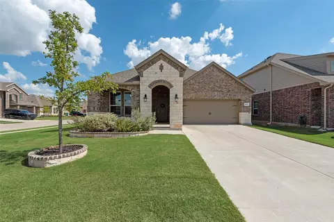2936 Brady Starr Dr, Aubrey, TX 76227