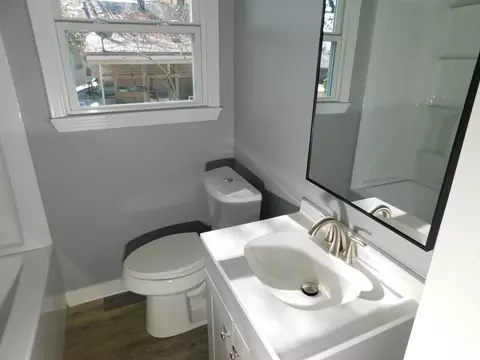 Bath - 204 NW 3rd St, Springhill, LA 71075 photo 3 of 5