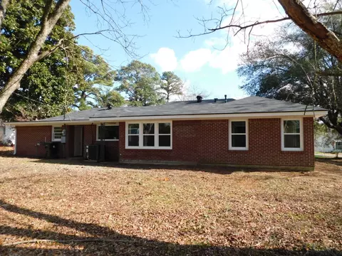 Exterior - 204 NW 3rd St, Springhill, LA 71075 photo 7 of 8