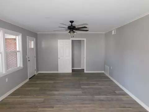 Living - 204 NW 3rd St, Springhill, LA 71075 photo 2 of 5