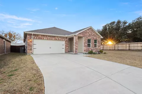 1645 Shadow Hawk Dr, Haslet, TX 76052 photo 2
