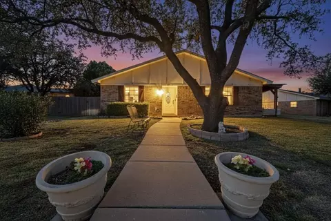 2026 Wildrose Ct, Carrollton, TX 75007
