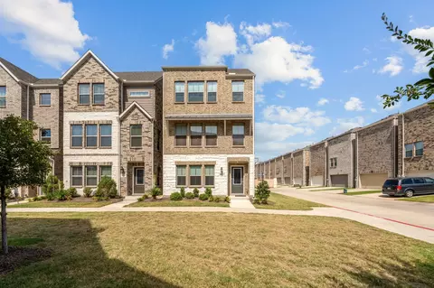 Exterior - 801 Cassandra Ct, Euless, TX 76040 photo 2 of 3