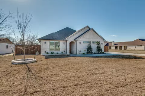 1662 Brookview Dr, Lancaster, TX 75146