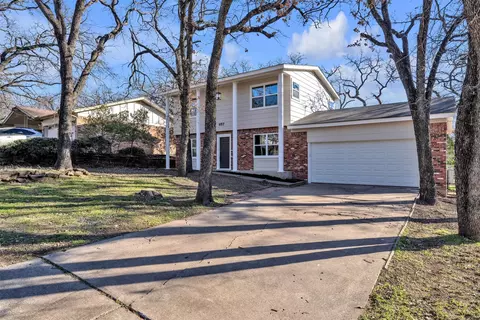 857 Timberhill Dr, Hurst, TX 76053