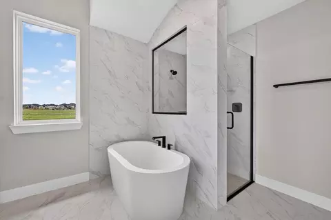 Bath - 4117 Keya Dr, Celina, TX 75078 photo 2 of 3