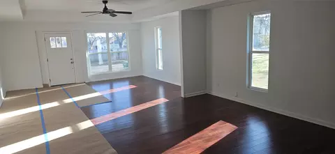 Living - 2110 N 06th St, Waco, TX 76708 photo 2 of 3