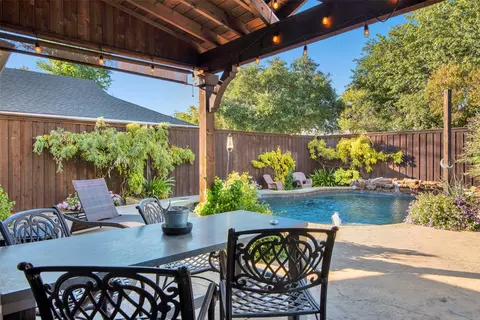 2105 Lavaca Trl, Carrollton, TX 75010