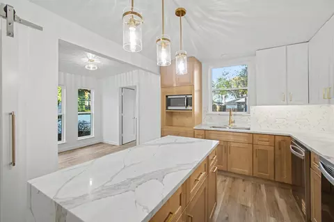 7518 Caillet St, Dallas, TX 75209