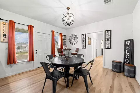 Dining - 3100 N 27th St, Waco, TX 76708 photo 2 of 2