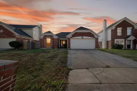 920 Danforth Pl, Arlington, TX 76017