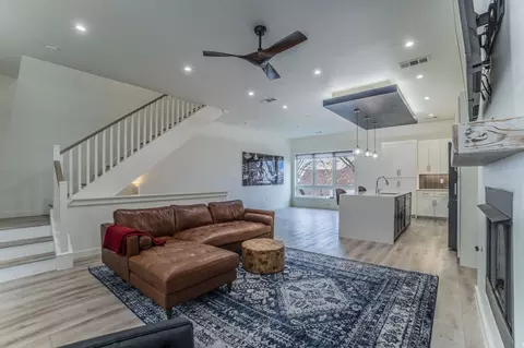 321 College Ave, Fort Worth, TX 76104