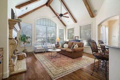 6724 Frankford Rd, Dallas, TX 75252