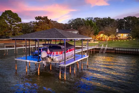 327 Admiral Dr, Gun Barrel City, TX 75156