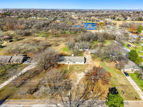 616 E Moonlight Dr, Robinson, TX 76706 photo 3