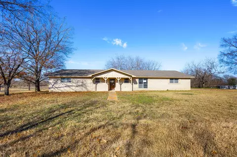 616 E Moonlight Dr, Robinson, TX 76706