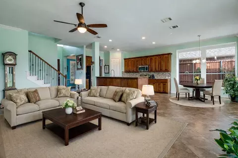 Living - 1802 Benedict Ct, Rowlett, TX 75088 photo 2 of 4