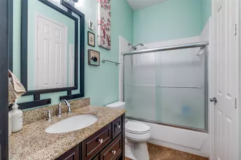Bath - 1802 Benedict Ct, Rowlett, TX 75088 photo 1 of 4