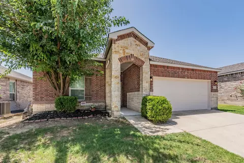 321 Mariscal Pl, Fort Worth, TX 76131