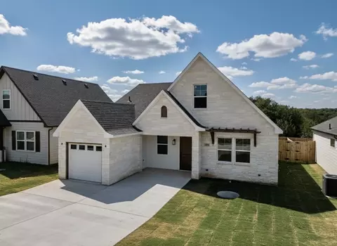 5610 San Jacinto Dr, Granbury, TX 76048
