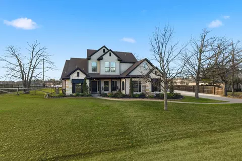 113 Bent Oak Dr, Aubrey, TX 76227