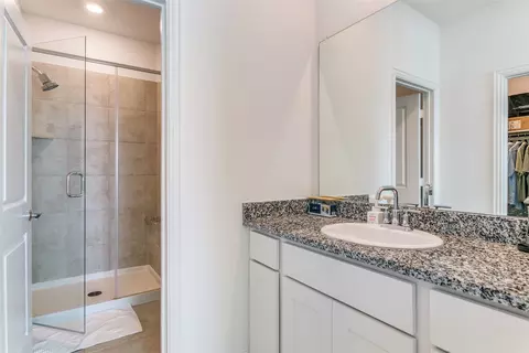 Bath - 1436 Eagle Feather Way, Haslet, TX 76052 photo 4 of 5