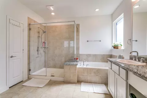 Bath - 1436 Eagle Feather Way, Haslet, TX 76052 photo 1 of 5