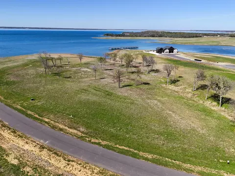 380 Harborside Ter, Windom, TX 75492
