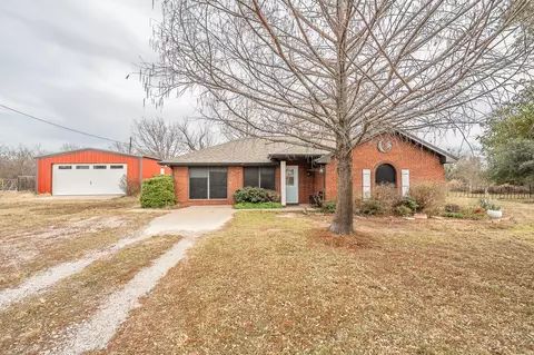 102 Perdue Ln, Weatherford, TX 76085
