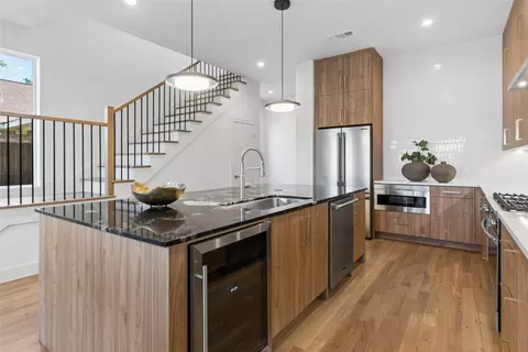 6607 Roper St, Dallas, TX 75209