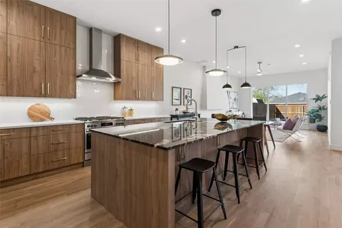 6607 Roper St, Dallas, TX 75209