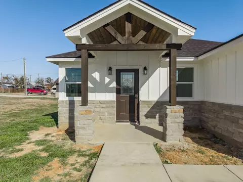Exterior - 203 E South St, Itasca, TX 76055 photo 2 of 3