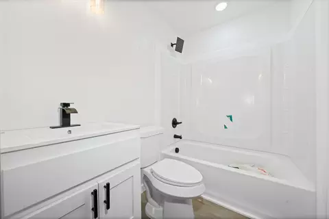 Bath - 203 E South St, Itasca, TX 76055 photo 3 of 3