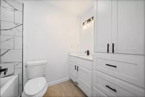 Bath - 203 E South St, Itasca, TX 76055 photo 1 of 3
