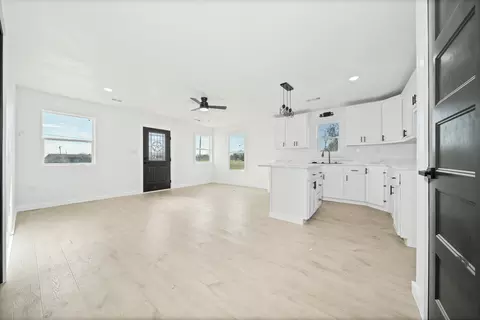 Living - 203 E South St, Itasca, TX 76055 photo 2 of 2