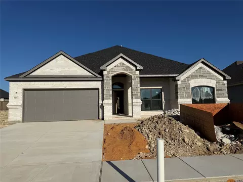 705 Broken Bow Ln, Cleburne, TX 76033 photo 1