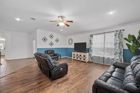 9945 Caney Creek Dr, Waco, TX 76708 photo 7