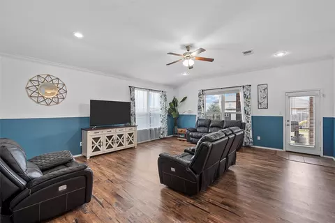 9945 Caney Creek Dr, Waco, TX 76708 photo 6