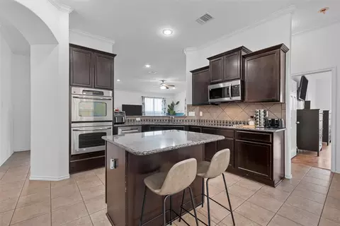 9945 Caney Creek Dr, Waco, TX 76708 photo 12