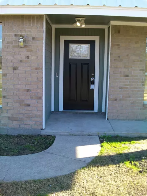 Exterior - 604 E South St, Itasca, TX 76055 photo 3 of 5